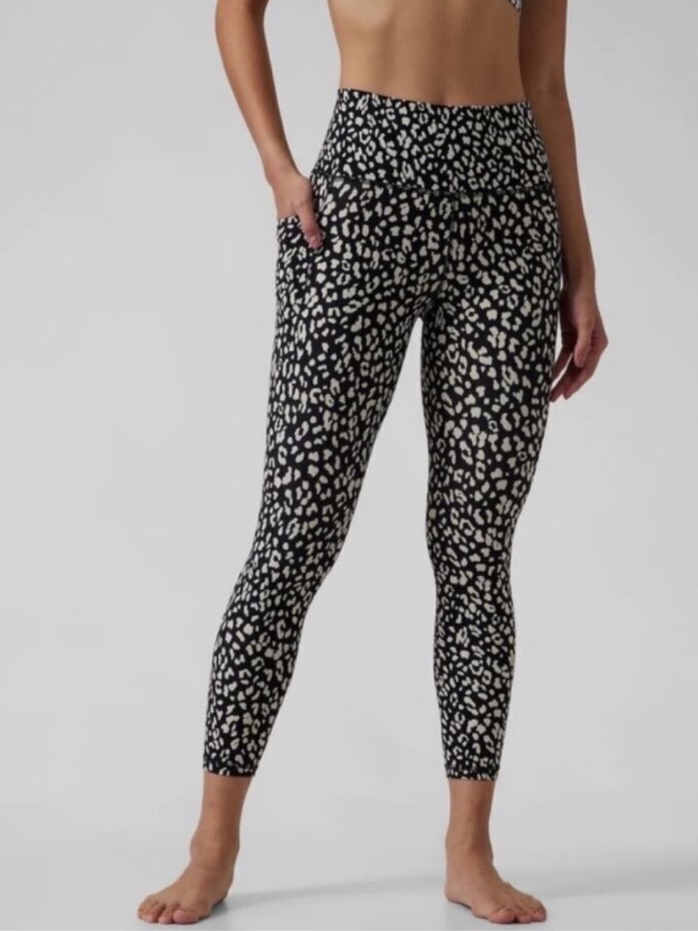 Athleta Salutation Stash Pocket II 7/8 Tights